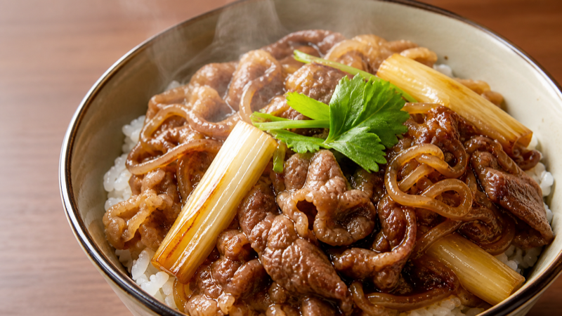 なか卯 牛すき丼 並盛ガイド：650円・全国・サイズ別の選び方